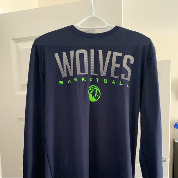 T WOLVES long sleeve t shirt - Picture 1 of 2
